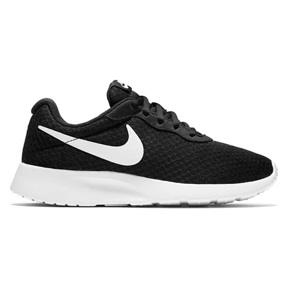 Black tennis shoes